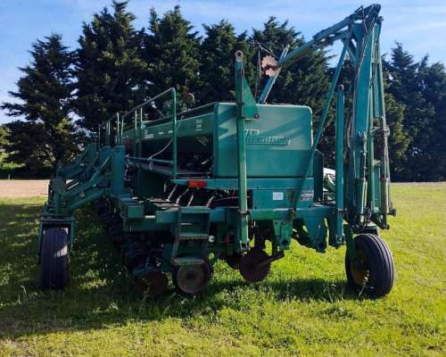 Sembradora Pierobon MIX9800 .