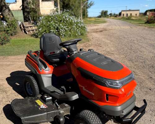 Minitractor Husqvarna de 19 HP