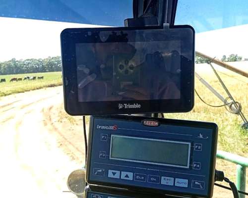 Pulverizadora Caiman SP 3228 año 2008 con Piloto Trimble