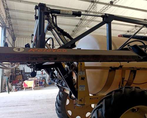 Pulverizador de Arrastre Releyco R2500 Botalón 21 Mts.