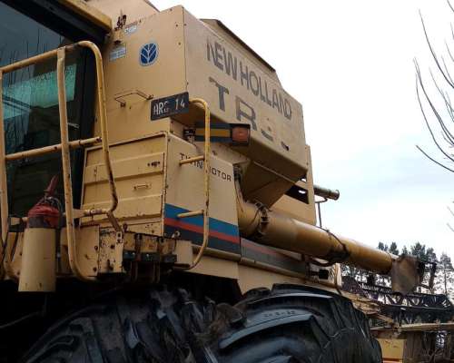 New Holland Tr99, con Plat 30 Pies