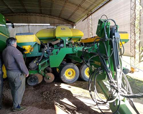 John Deere DB44 de 24 a 52 . Corte - Fertilizador Lanza