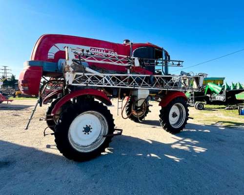 Pulverizadora Cinal-for 2.800 Litros.