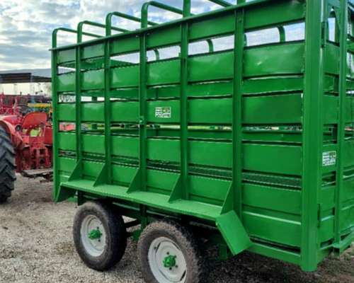 Jaula Vaquera de 4 X 1.90. Lanza Regulable.