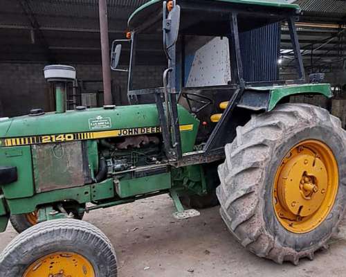 Tractor John Deere 2140