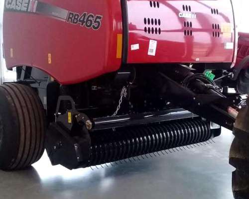 Rotoenfardadora RB 465 con Cutter