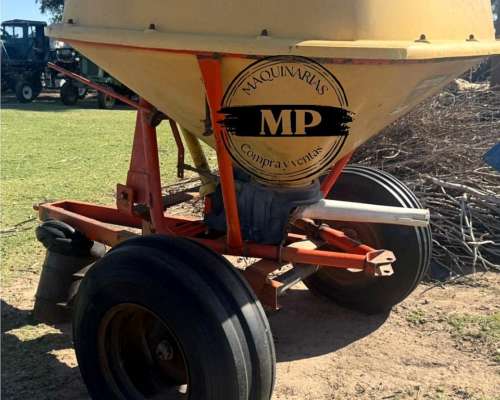 Fertilizadora de 800 Kilos