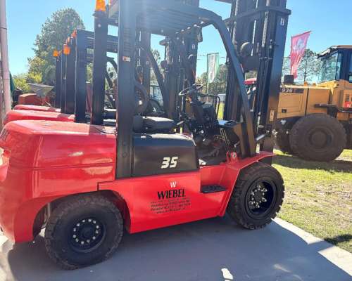 Autoelevador Capacidad para 3,5 TN