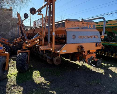 Sembradora Agrometal TX Mega de 16 a 52 Placa Variable