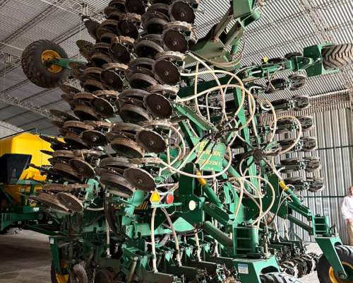 Sembradora Pierobon Turbosem II de 54 a 21 cm