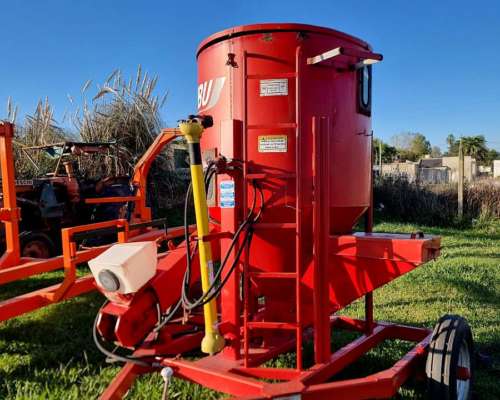 Inoculadora Ombu ISO 2000 Cubiertas y Chimango Seminueva