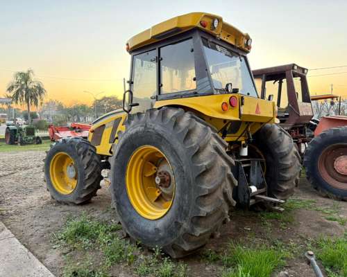 Tractor Pauny EVO 250 con Cabina