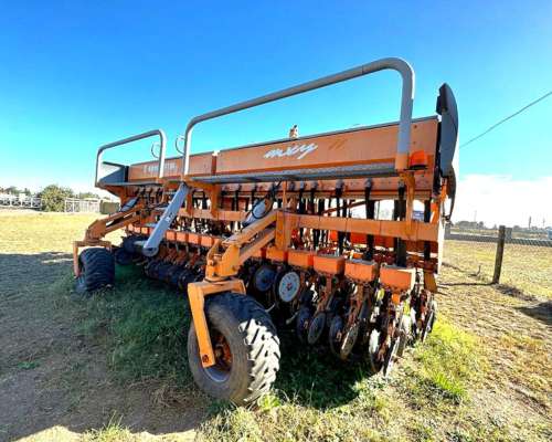 Sembradora Agrometal Modelo MXY 37 a 17,5 año 2007