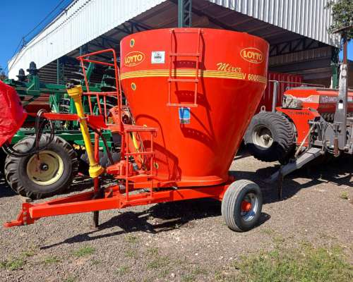 Como Nuevo: Mixer Vertical Loyto MV6000 con Balanza