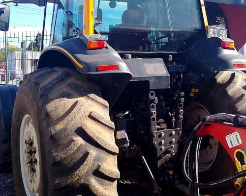 Valtra BH 180 - año 2008 - Cabina Original - Paton