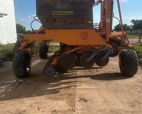 Sembradora Agrometal MX33 Maxima Autonomia, Mod 2005