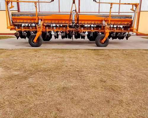 Sembradora Agrometal de 16 a 52 con Barre Rastrojos