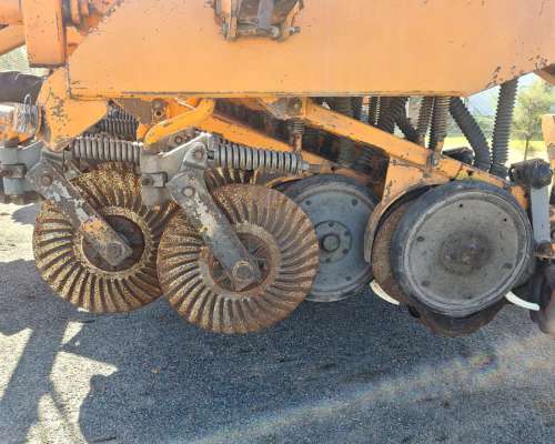 Sembradora Agrometal MX3321 sin Alfalfero