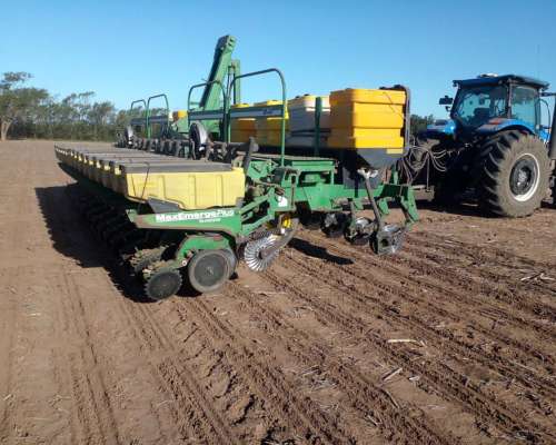 John Deere 16 a 52 Neumática año 2005, Excelente