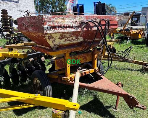 Fertilizadora al Voleo de Arrastre