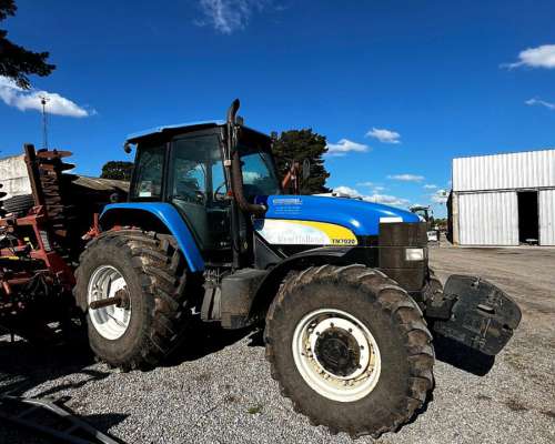 Tractor New Holland TM7020