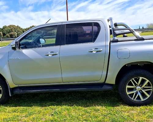Toyota Hilux D/C 4X4 2016 SRX Caja AT