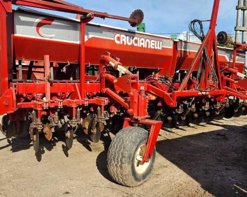 Sembradora Crucianelli Gringa V de 14 a 52 Doble Fertil.