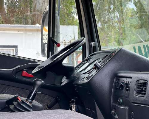 Mercedes Benz 1720 2012 Chasis Largo con Eje Neumatico