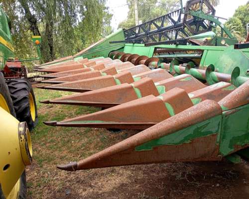 John Deere 8 Surcos a 70