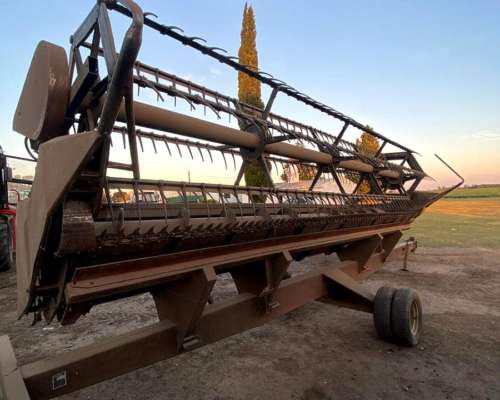 Cosechadora Massey Fergusson 5650, año 2003, 6.500 HS,
