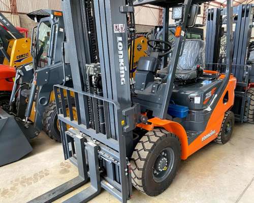 Autoelevadores Lonking 2.5 TON 4.5 MT de Alto 3 Torres