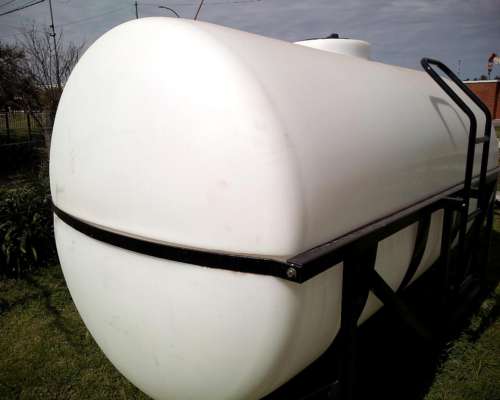 Tanque Horizontal con Cuna Metalica 6.700 Litros Rotor