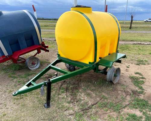 Acoplado Tanque Plástico 1500lts - de Arequito - Disponible