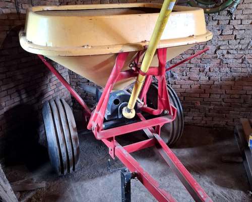 Fertilizadora Tanzi Modelo 2002