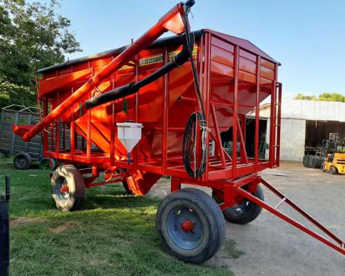 Tolvas Semillas y Fertilizantes de 10, 12 y 14 TT el Crespin