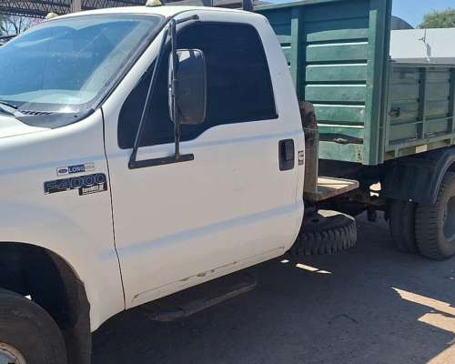 Vendo Camion Ford 4.000 MOD.2.008