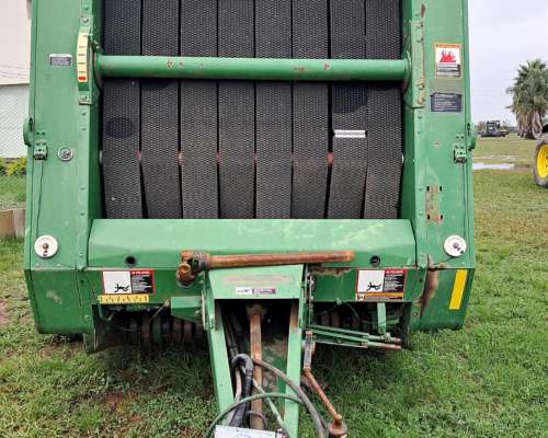 Rotoenfardadora John Deere 568