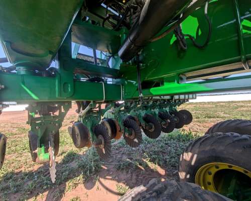 Plantadora John Deere DB83 USA 48 Surcos a 52,5 año 2017.