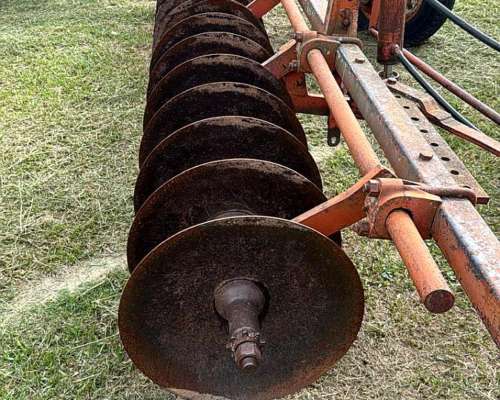 Cultivador de Campo Marca Schiavoni 15 Discos