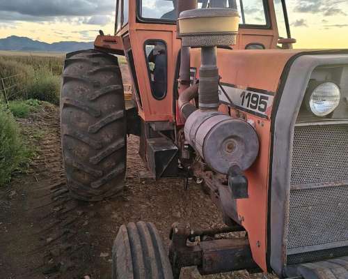 Tractor Massey Ferguson 1195