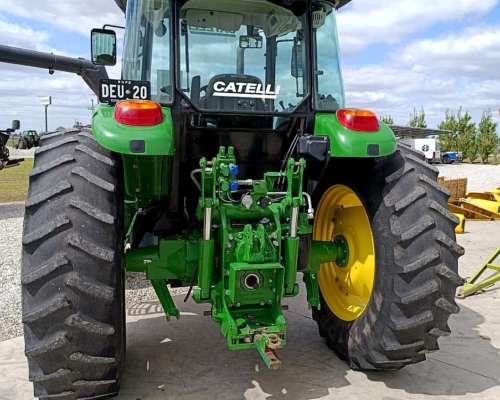 Tractor John Deere 6110 D - 2016