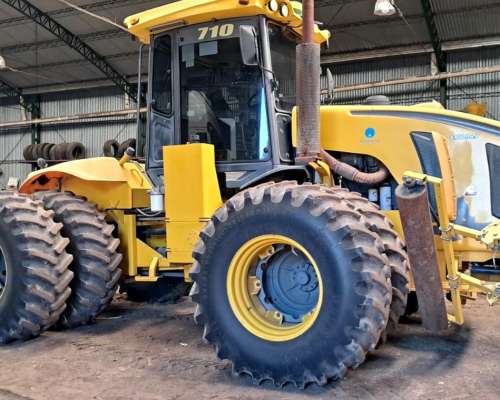 Pauny Bravo 710 año 2022 con 3200 Horas Piloto John Deere