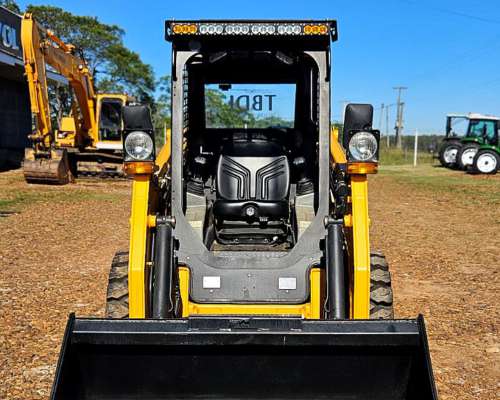 Minicargadora Bull AV490 50hp