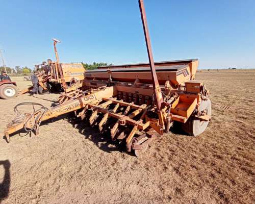 Sembradora Agrometal GX3 21 a 21 CM, Fertilizacion Trasero.
