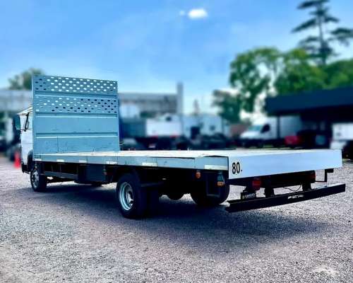 Camion Volkswagen Delivery 8.150 año 2011 con Carroc. Playa