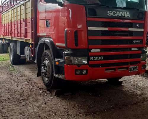 Scania Modelo R330 2006