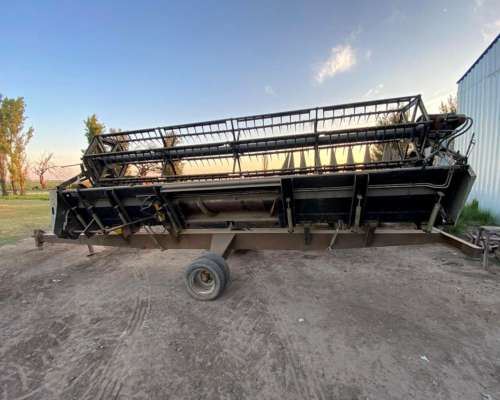 Cosechadora Massey Fergusson 5650, año 2003, 6.500 HS,