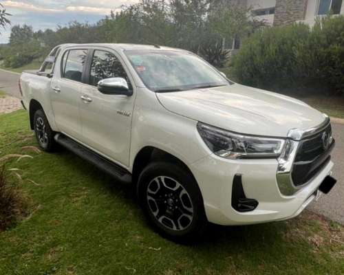 Toyota Hilux 2.8 TDI CD 4X2 SRV AT6 204cv 2021 U$40.499 R/M