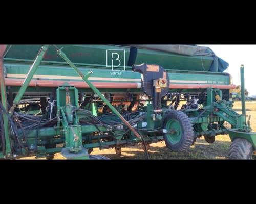 Sembradora Pierobon Neumática de 16 a 70cm