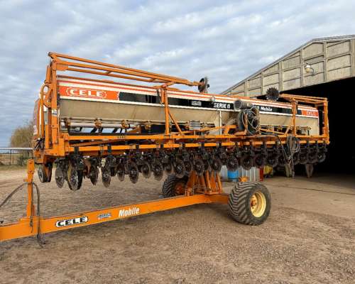 Cele Mobile 16 a 52 Autotrailer Neumática Fert al Costado